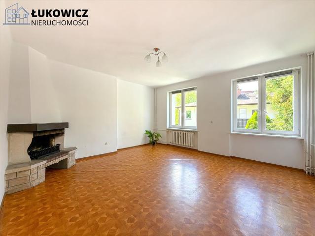 Przestronne 3 pokojowe mieszkanie z balkonem i kominkiem