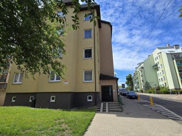 Przestronne 3 pokojowe mieszkanie z balkonem i piwnicą