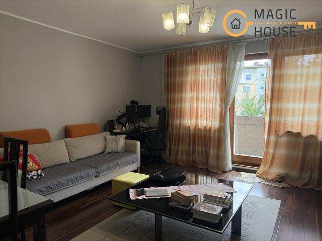 Przestronne 3 pokojowe mieszkanie z balkonem i piwnicą