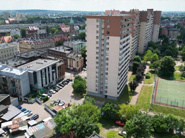 Przestronne 3 pokojowe mieszkanie z balkonem i piwnicami