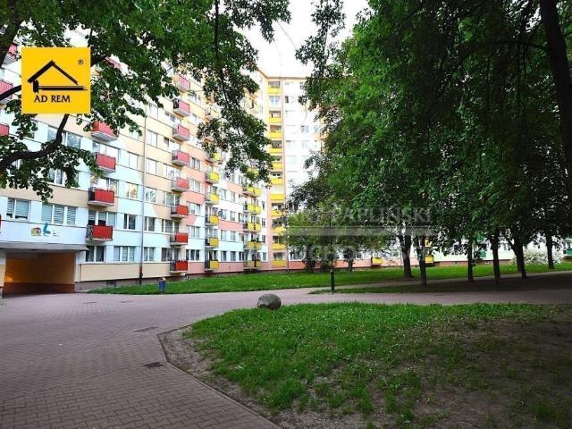 Przestronne 3 pokojowe mieszkanie z balkonem i potencjałem