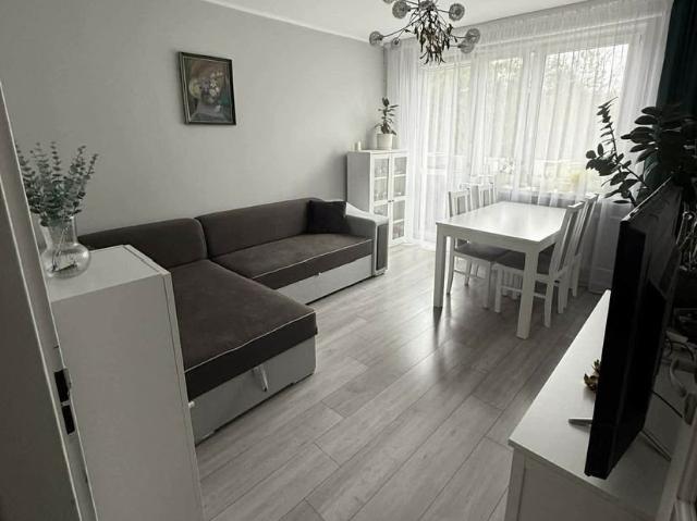 Przestronne 3 pokojowe mieszkanie z balkonem na las