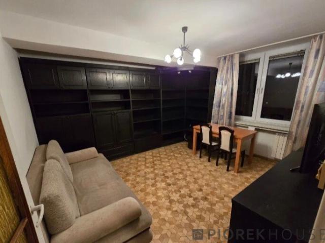 Przestronne 3 pokojowe mieszkanie z balkonem na Pradze