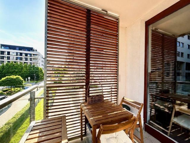 Przestronne 3 pokojowe mieszkanie z dużym balkonem i miejscem postojowym