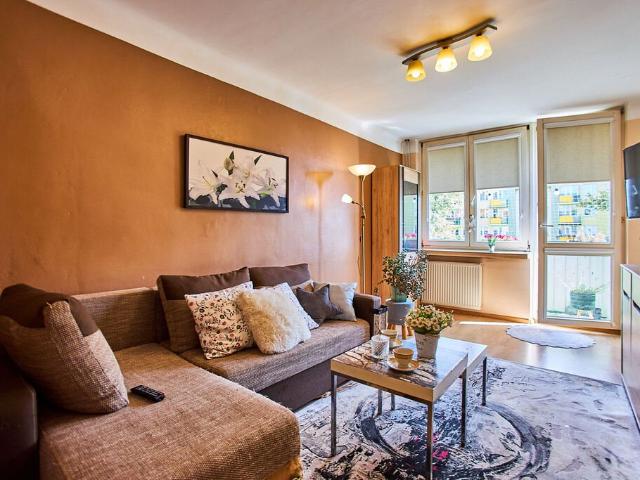 Przestronne 3 pokojowe mieszkanie z oddzielną kuchnią 49 m²