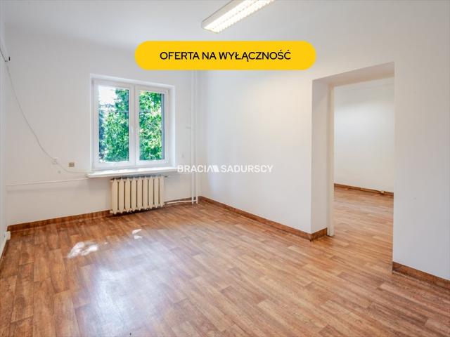 Przestronne biuro 134 m² z 6 pokojami, parkingiem i monitoringiem