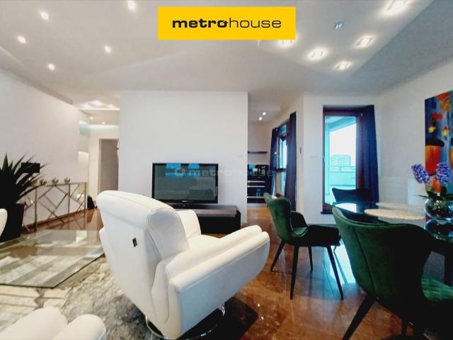 Przestronny 85 m² apartament z 55 m² tarasem, blisko metra