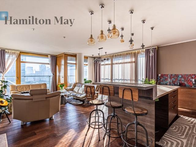 Przestronny 118 m² apartament z panoramicznym widokiem na Warszawę