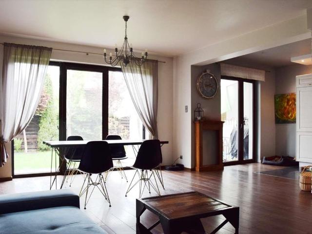 Przestronny apartament z ogrodem, 2 miejsca parkingowe