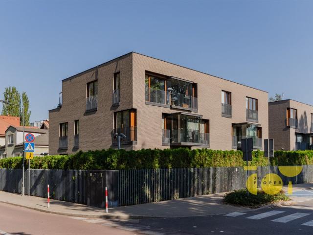 Przestronny apartament z ogródkiem, klimatyzacja, wysoki standard