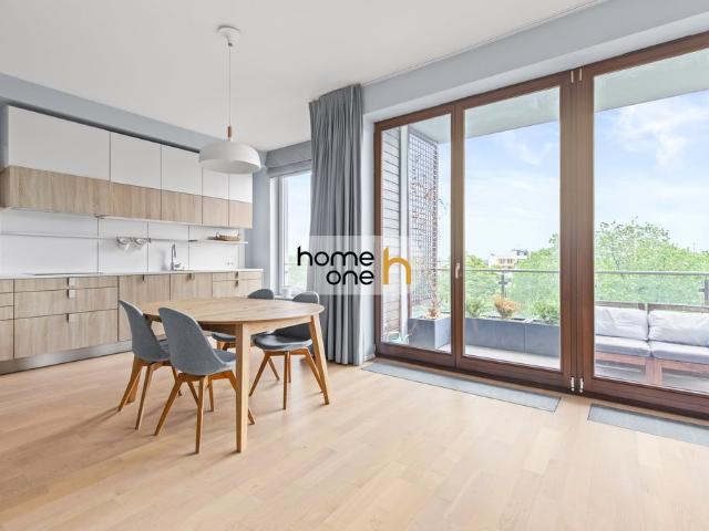 Przestronny apartament z widokiem, 2 garaże, wysoki standard