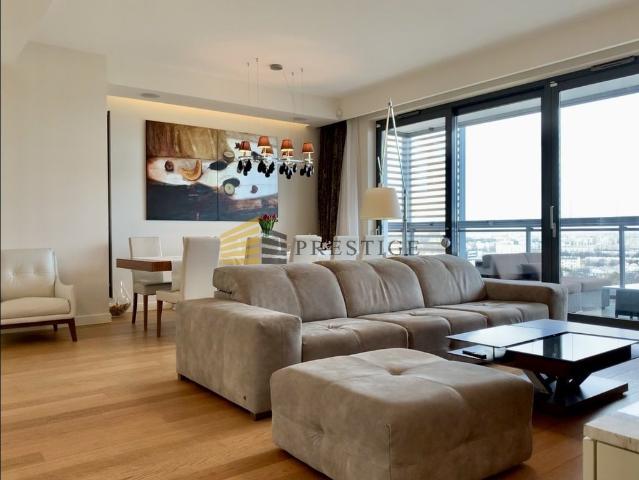 Przestronny apartament 142 m² z panoramicznym widokiem i werandą