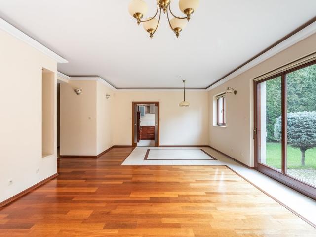 Przestronny apartament 175 m2 z ogrodem i garażem