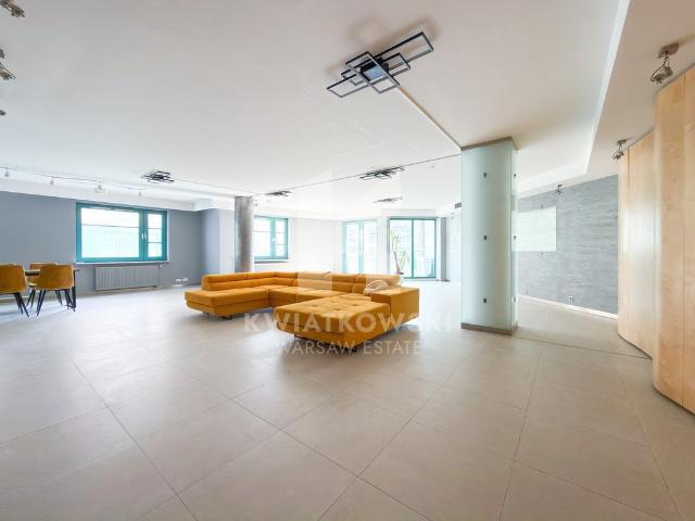 Przestronny 197 m² apartament z jacuzzi i klimatyzacją