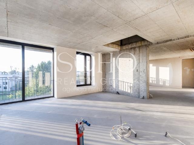 Przestronny apartament 6 pokoi z tarasem i widokiem