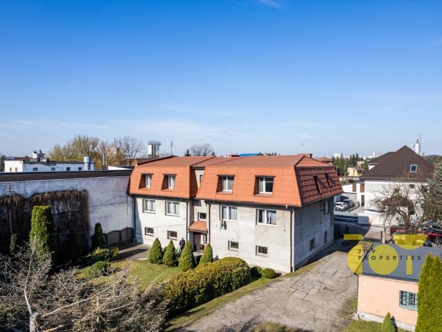 Przestronny bliźniak 500 m² z dużym potencjałem inwestycyjnym