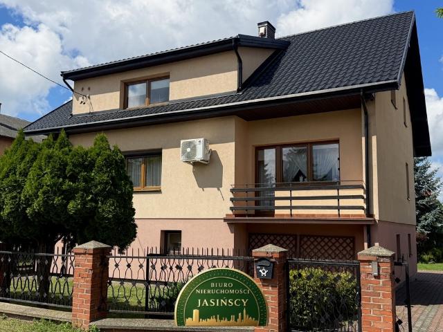 Polecam przestronny dom 160 m² z garażem i ogrodem w Soboklęszczu