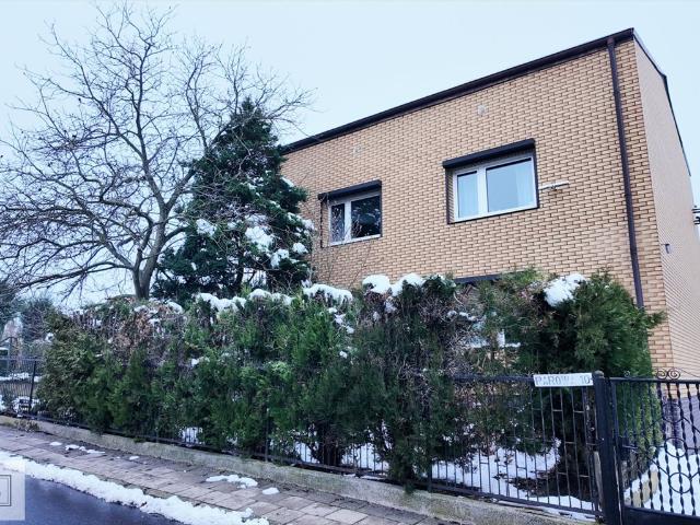 Przestronny dom 160 m² z garażem i ogrodem w Koninie