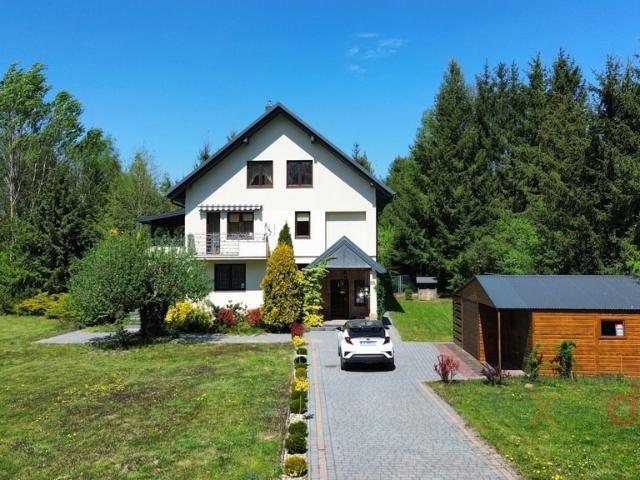 Przestronny dom 190 m² z poddaszem i ogrodem zimowym