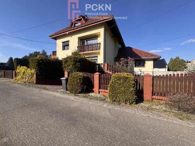 Przestronny dom 200 m² z balkonem i blisko natury