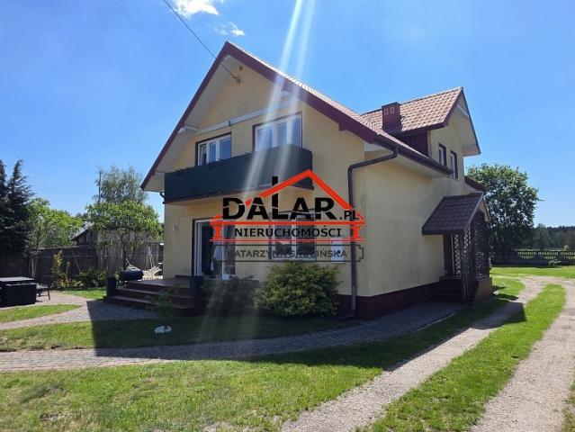 Przestronny dom 200m2 z dużym tarasem i garażem