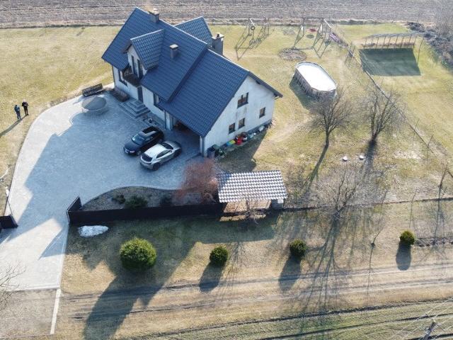 Przestronny dom 212 m2 z dużym ogrodem i fotowoltaiką