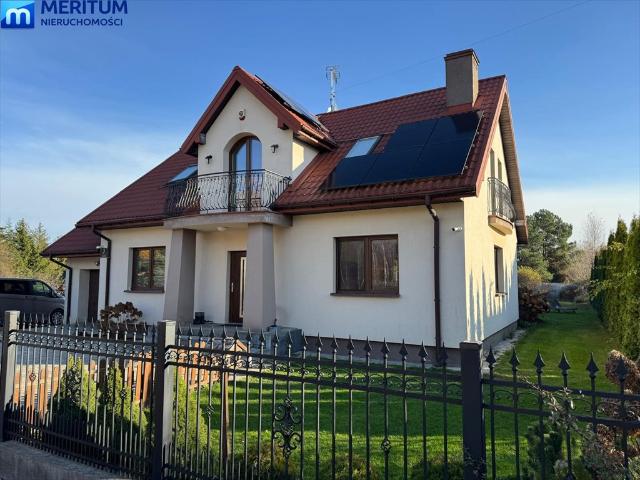 Przestronny dom 220 m2 z ogrodem i tarasem