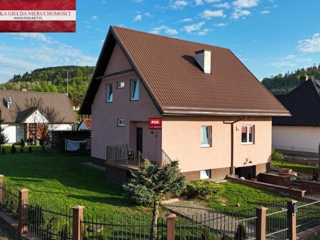 Przestronny dom 220 m² z garażem i dużym poddaszem