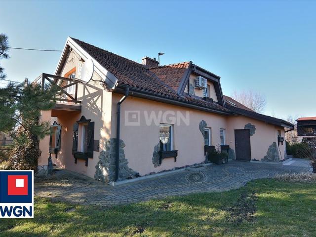 Przestronny dom 223 m2 z niezależnymi mieszkaniami