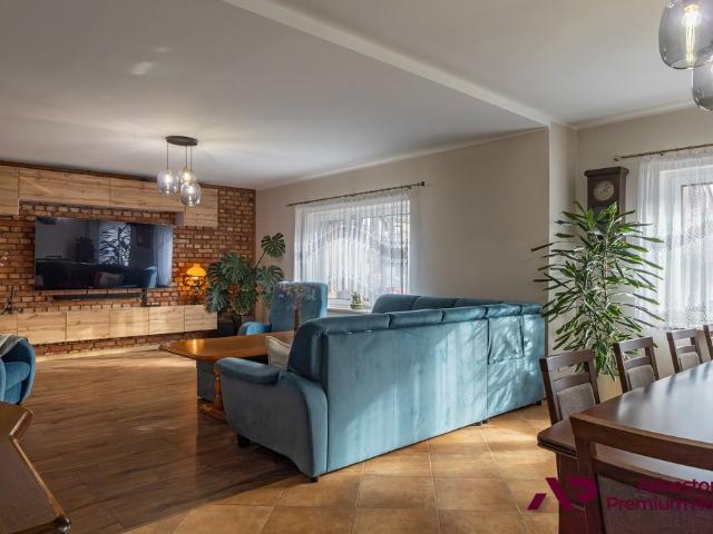 Przestronny dom 286 m² z kominkiem i dużą działką