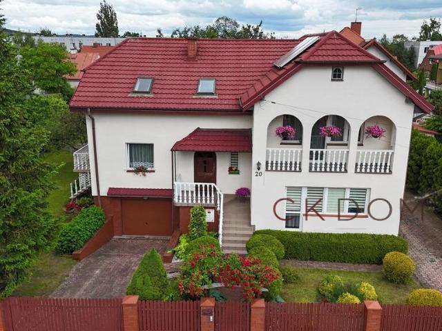 Przestronny dom 291 m² z kolektorami słonecznymi