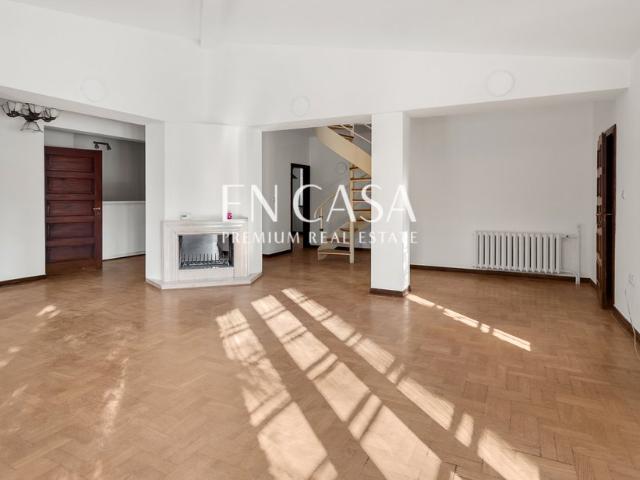 Przestronny dom 292 m² z dużą działką i kominkiem
