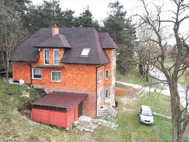 Przestronny dom 300 m² z widokiem na las w Sulejowie