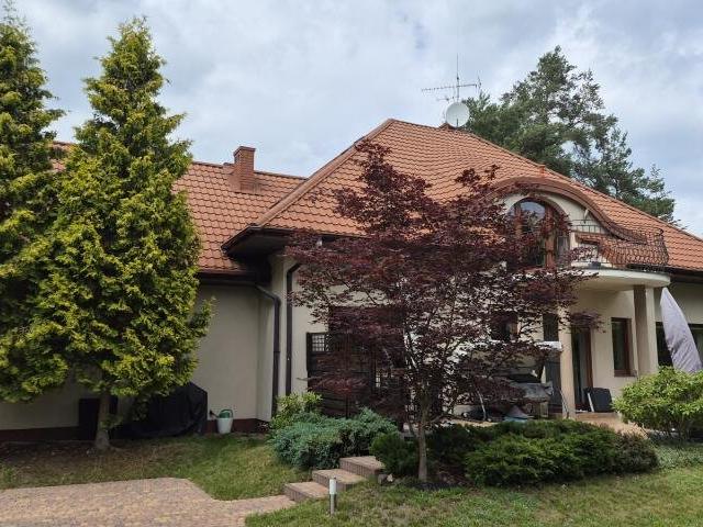 Przestronny dom 313 m2 w zielonym Zalesiu Dolnym