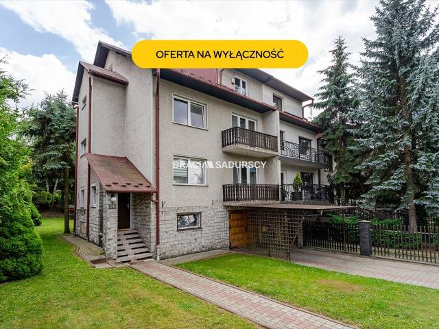 Przestronny dom 320 m² z tarasem i garażem w Krakowie