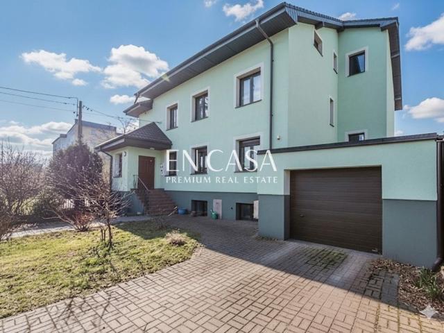 Przestronny dom 337 m² z 3 kuchniami i garażem na działalność