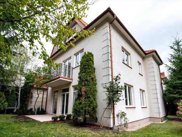 Przestronny dom 375 m2 w Wilanowie, idealny na cele mieszkalne i biznesowe