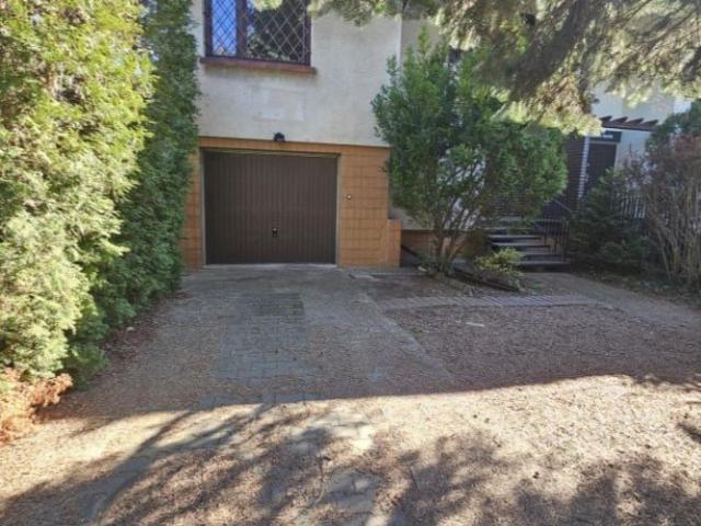 Przestronny dom biurowy 230 m² z garażem na Wilanowie
