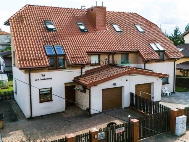 Przestronny dom bliźniaczy 189 m² z kominkiem i garażem