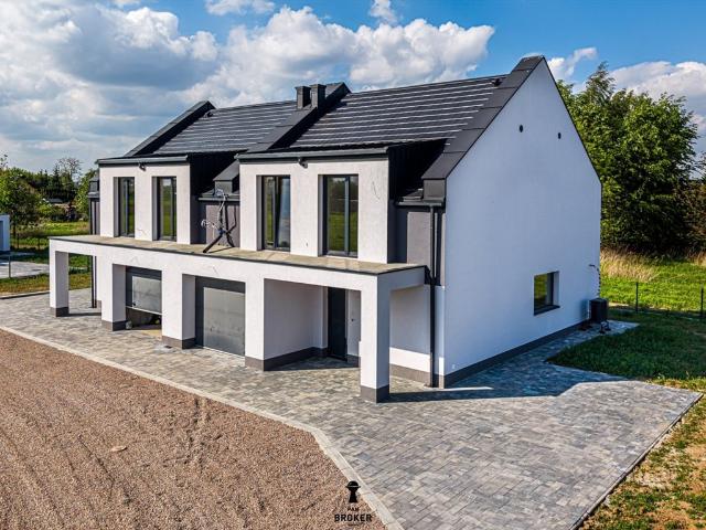 Przestronny dom bliźniak 151,6 m2, gotowy do wykończenia