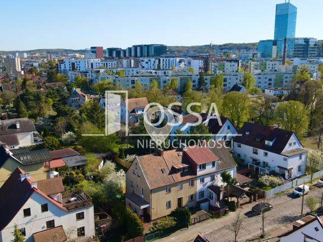 Przestronny dom w Oliwie z dużym ogrodem i tarasem