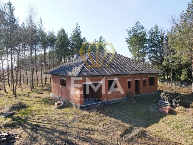 Polecam przestronny dom 130 m² w stanie surowym z dużą działką 2702 m²