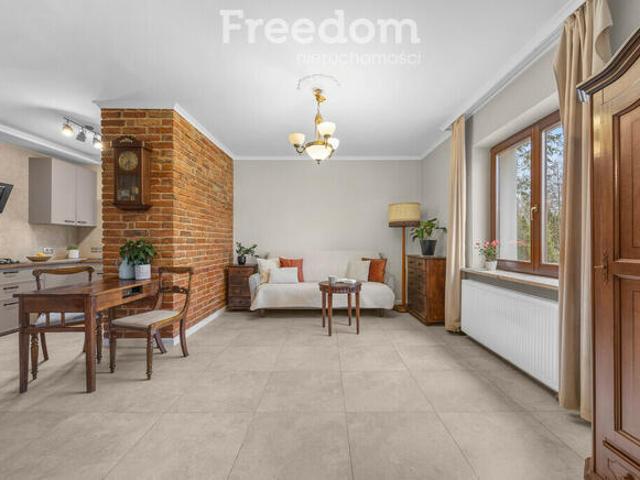 Przestronny dom wolnostojący 225m² w Magdalence
