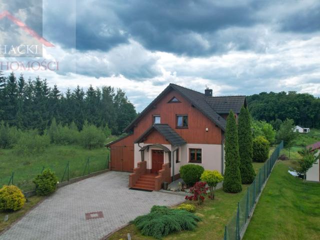 Przestronny dom z dużym ogrodem i panoramicznym widokiem