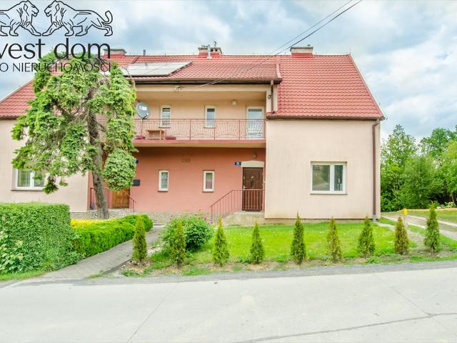 Przestronny dom z dużą działką, gotowy do zamieszkania