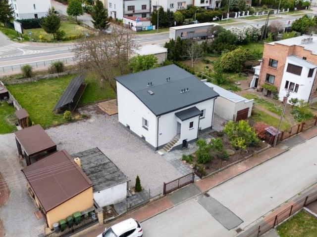 Przestronny dom z fotowoltaiką i potencjałem inwestycyjnym