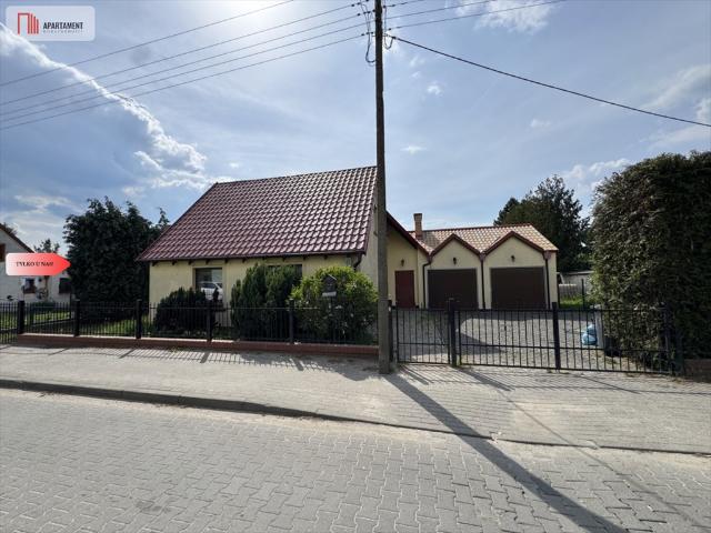 Przestronny dom z garażem i dużą działką w Wschowie