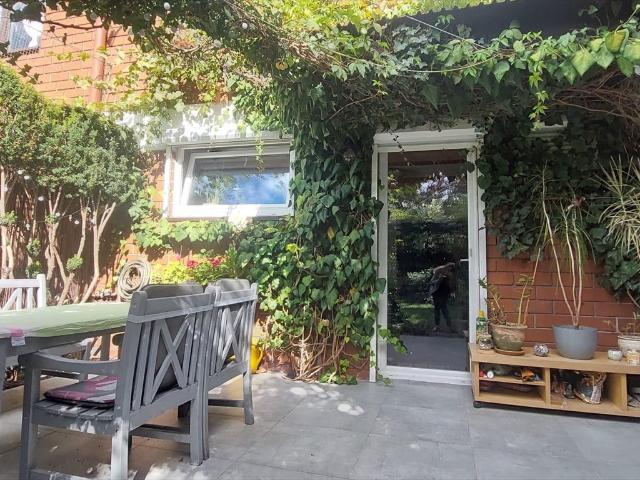 Sprzedam przestronny dom z ogrodem w Bytkowie 203 m²