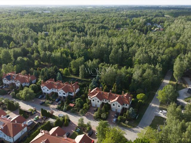 Przestronny dom z ogrodem 300 m², garaż, media miejskie