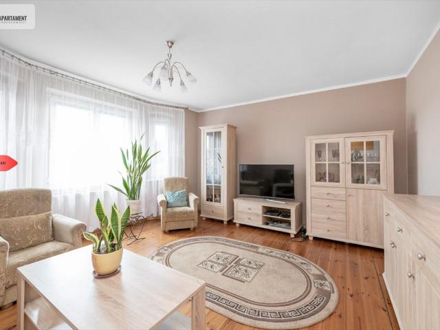 Przestronny dom z ogrodem, 6 pokoi, garaż, 200 m2